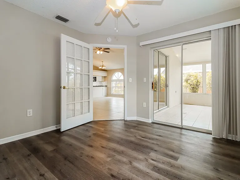 7921 Hathaway Dr — Photo 13