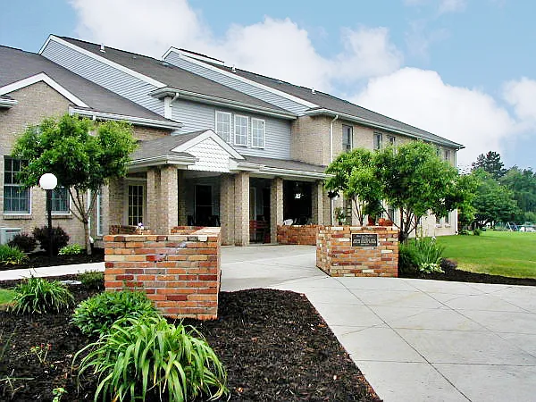 Somerset Manor Apartments — Photo 2