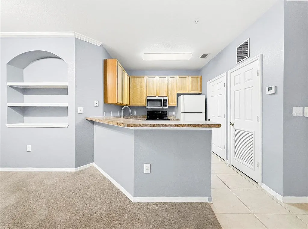 2 bed, 2.0 bath, 1157 sqft, $1,595 — Photo 2