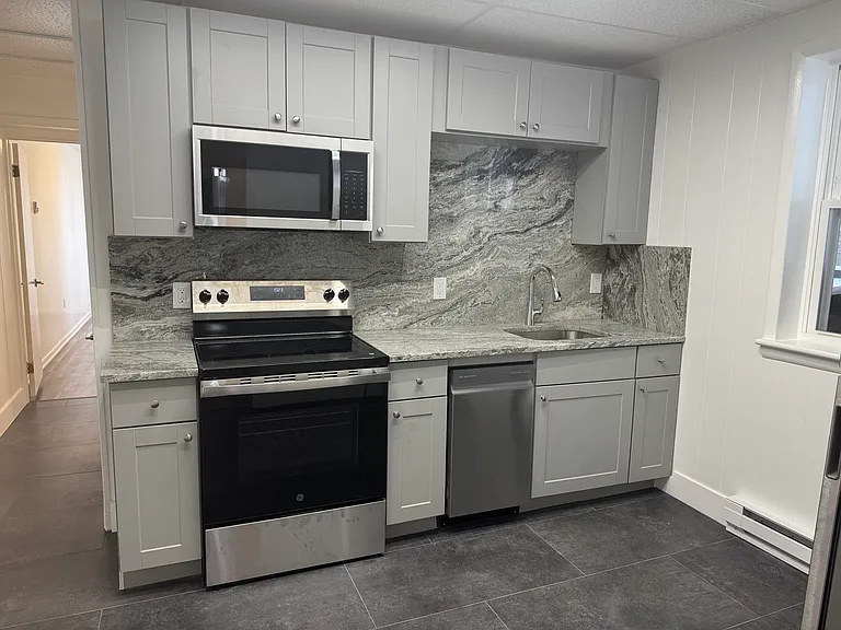 132-134 S 7th St #2 — Photo 1