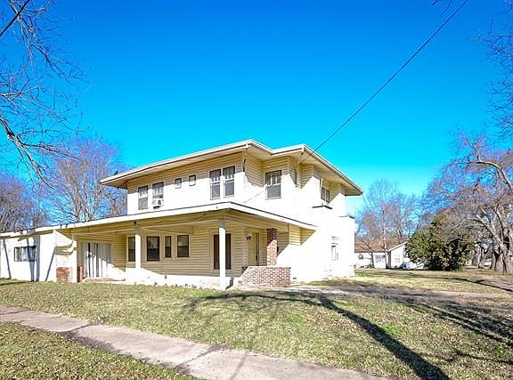 4th image of 310 S Throckmorton Ave