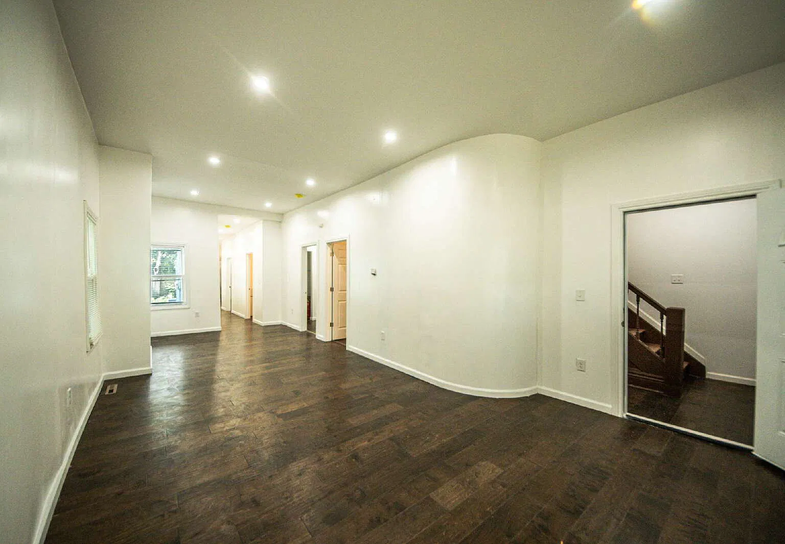 3 bed, 1.0 bath, $1,400 — Photo 2