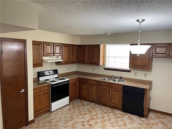2nd image of 331 Woodland Dr
