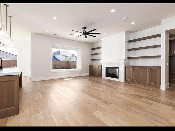 3rd image of 2788 E Rill Dr