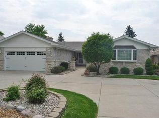 1763 Broadacre Rd, Crown Point, IN 46307