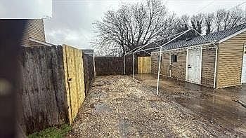 2nd image of 1800 Portlock Rd