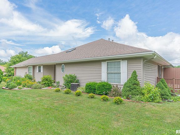 4th image of 3173 Dover Ln