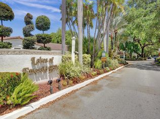 3902 Pinewood Ln #202, Hollywood, FL 33021