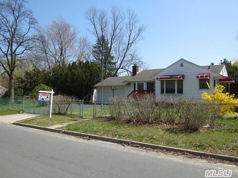 1st image of 10 Eugene Dr