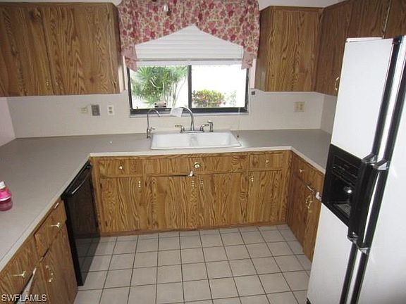 5th image of 1832 SE 6th Ter