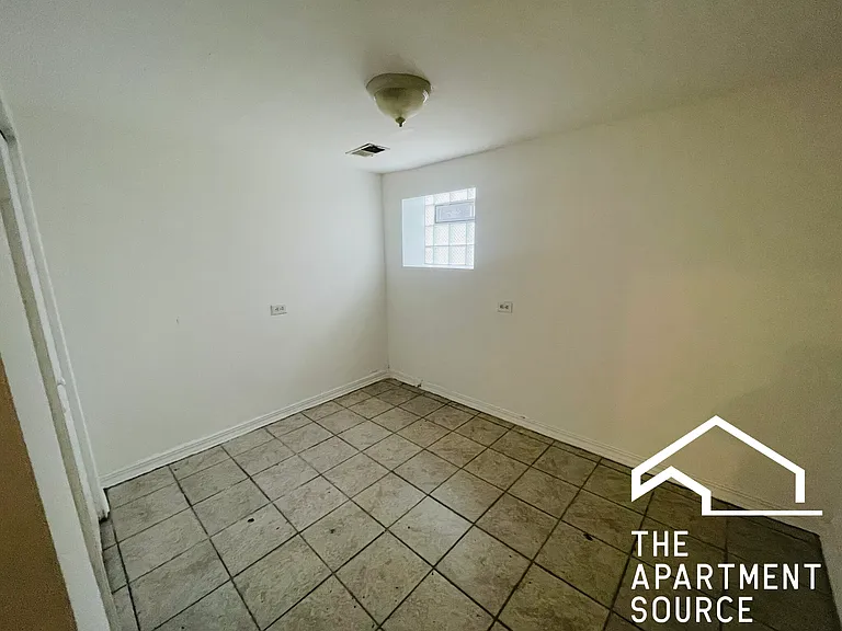 5214 W Crystal St #1 — Photo 12