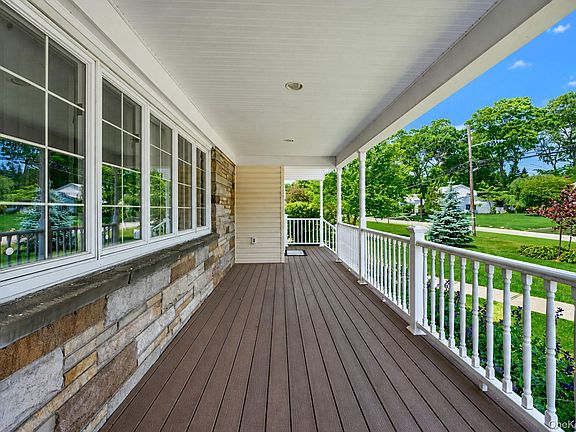 4th image of 108 Ketewamoke Avenue