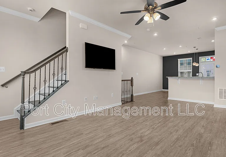 133 S Macon St — Photo 7