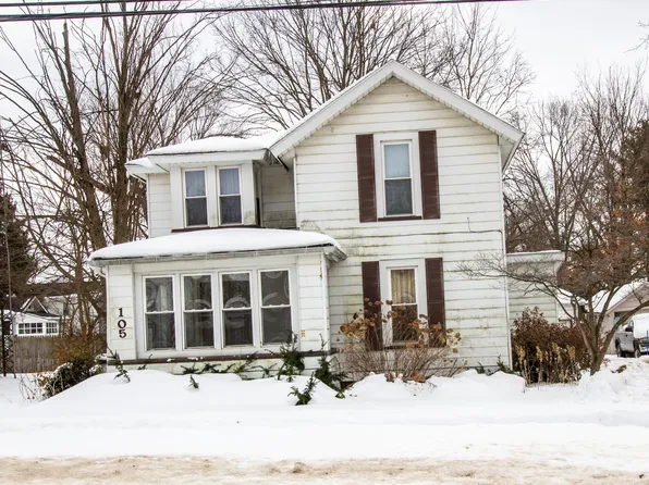 105 W Telegraph St, Dowagiac, MI 49047