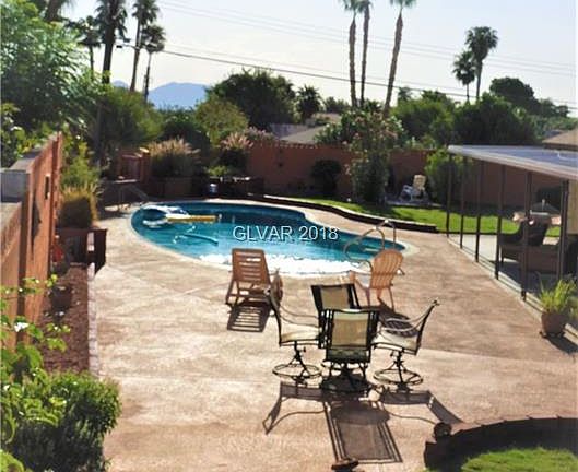 3rd image of 1820 Laverne Cir