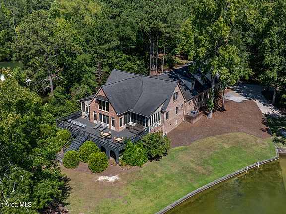 2nd image of 330 Fox Run Rd