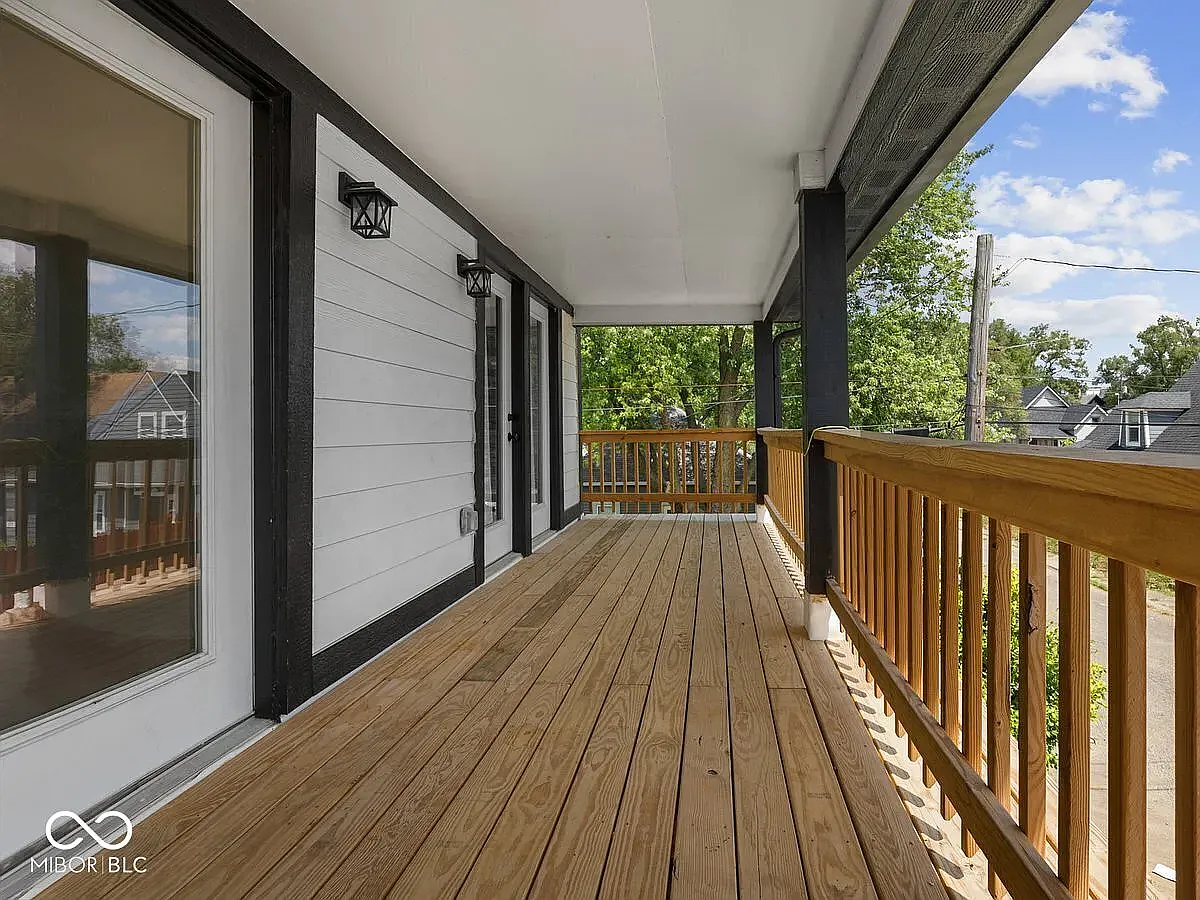 3 bed, $1,895 — Photo 2