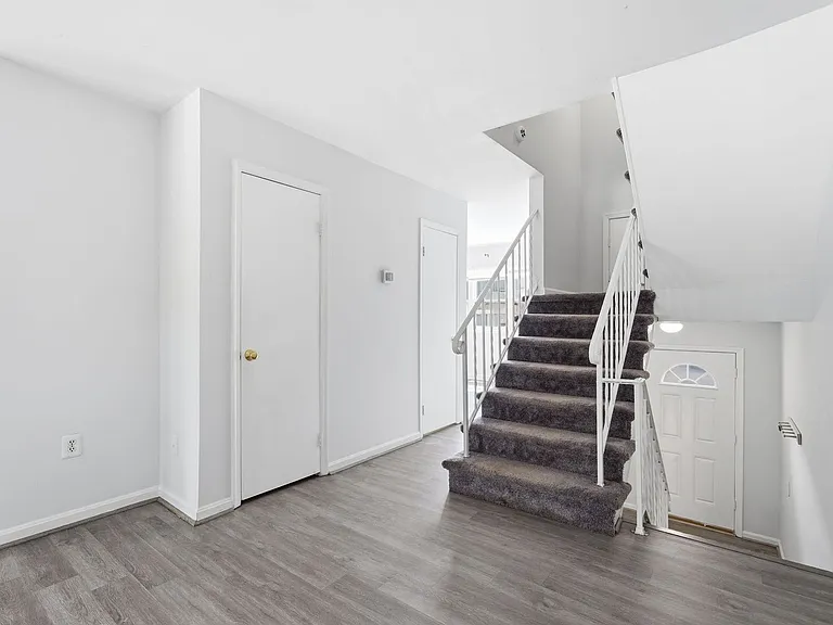 9178 Laurelwood Ct — Photo 14