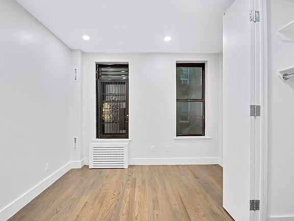 5th image of 414 W 49th St APT 4C