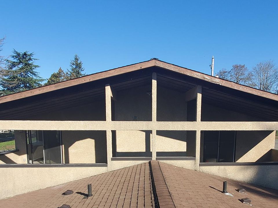 Extremely Large Covered Deck extra 400 sq.ft.!