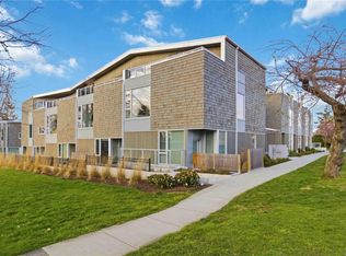 1720 Fairfield Rd #122, Victoria, BC V8S1G3