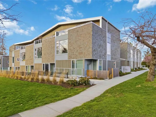 1720 Fairfield Rd #122, Victoria, BC V8S 1G3