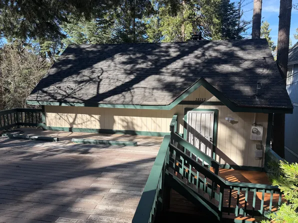 28282 Larchmont Ln, Lake Arrowhead, CA 92352