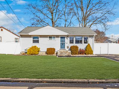 63 Contact Drive, West Haven, CT, 06516