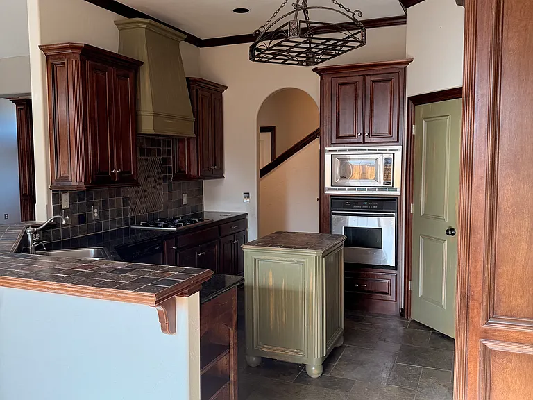 130 Viewmont Dr — Photo 5