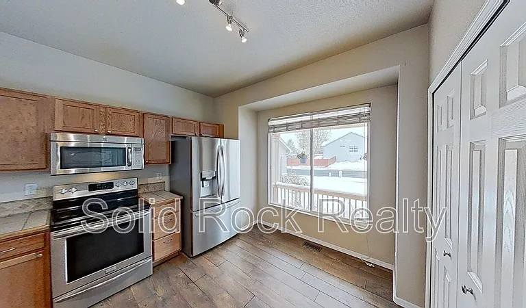 4642 Crow Creek Dr — Photo 5