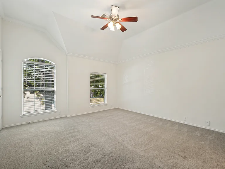7086 Richmond Dr — Photo 21
