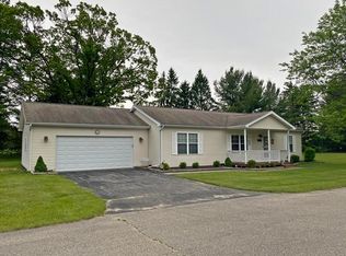 10439 Castaway Ct, Stanwood, MI 49346
