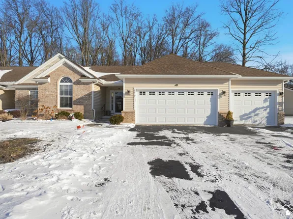 8010 Timber Wood Ln, Temperance, MI 48182