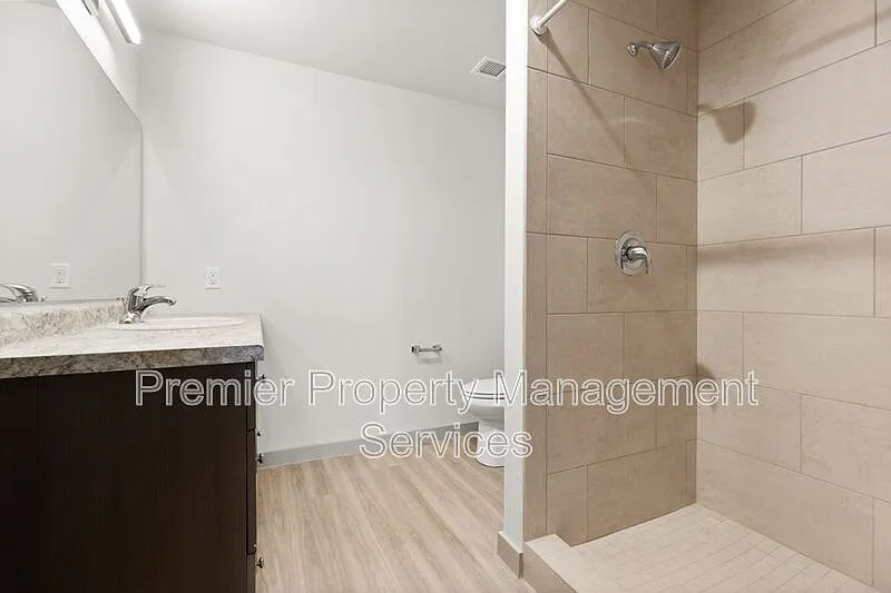 1 bed, 1.0 bath, 711 sqft, $1,175 — Photo 4