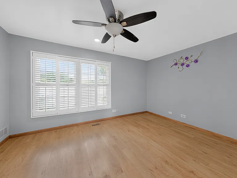898 Debra Ln — Photo 11