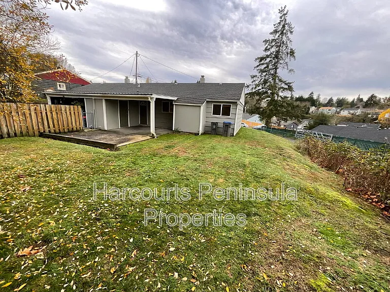 1742 Anderson St — Photo 10