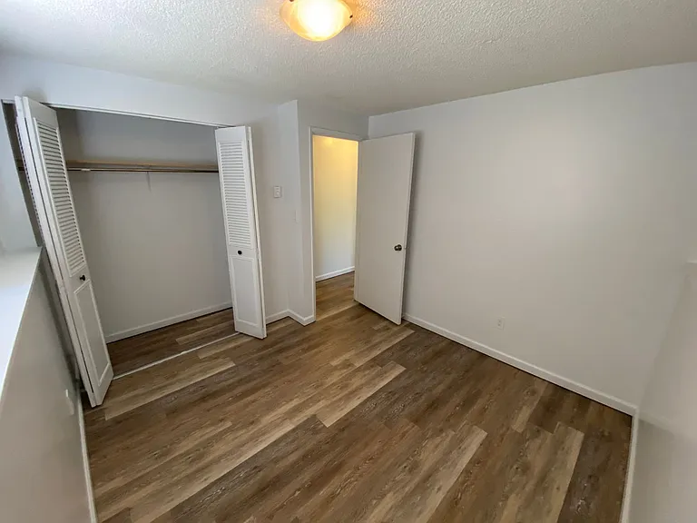 702 S Oak St — Photo 13