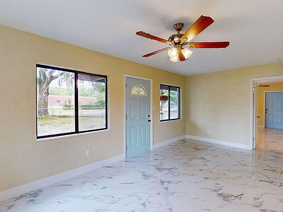 2nd image of 1515 Lake Dr