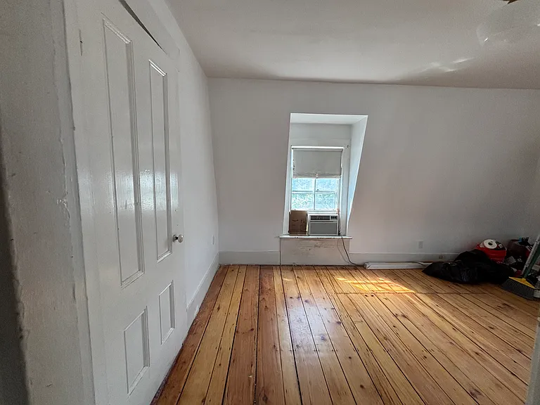219 Washington St #12 — Photo 8