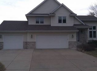 2486 Bittersweet Ln N, Maplewood, MN 55109