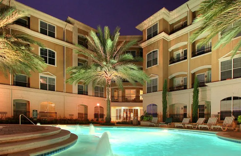 Tuscany Court Apartments — Photo 23