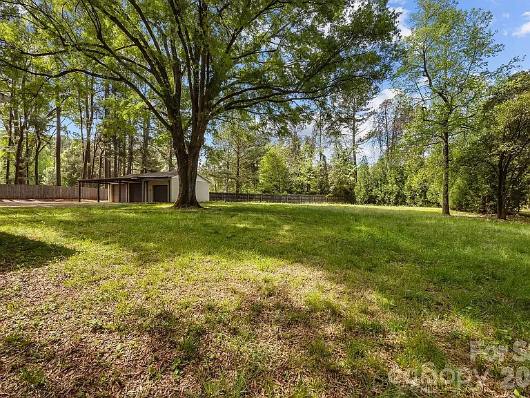 19041 Davidson Concord Rd — Photo 12