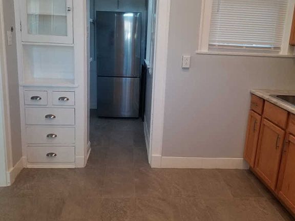 4th image of 6829 S Cornell Ave #3