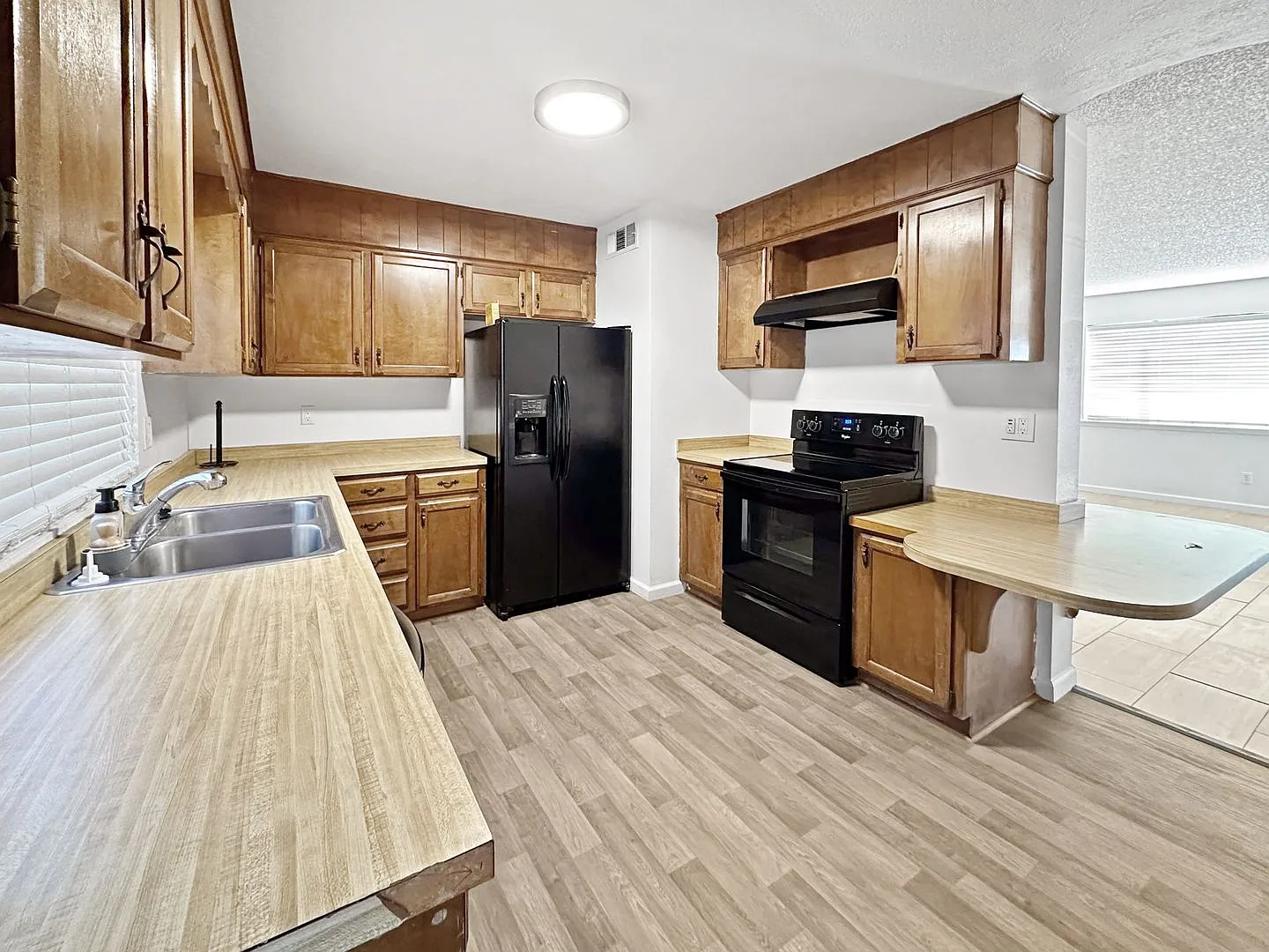 1106 East Sanger — Photo 3