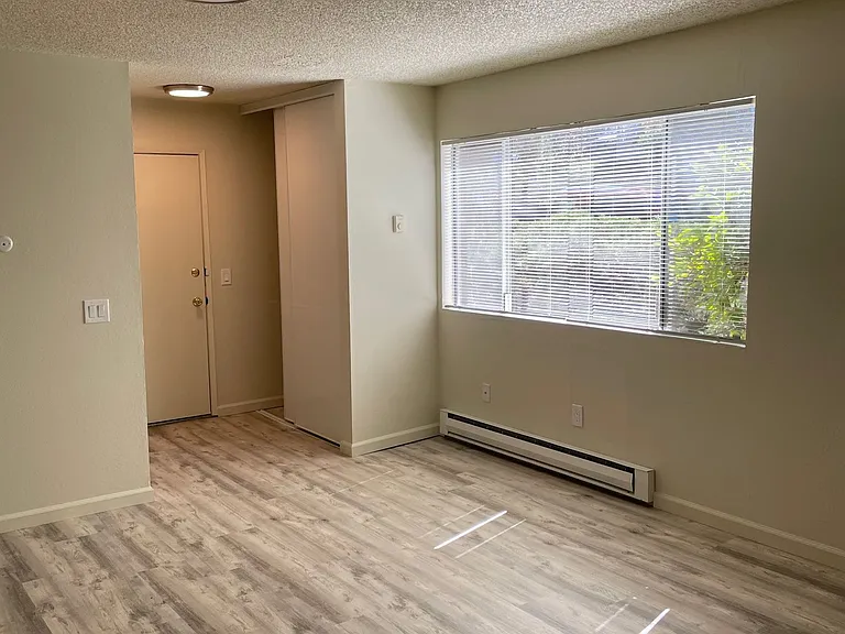 Sebastopol Gardens Apartments — Photo 4