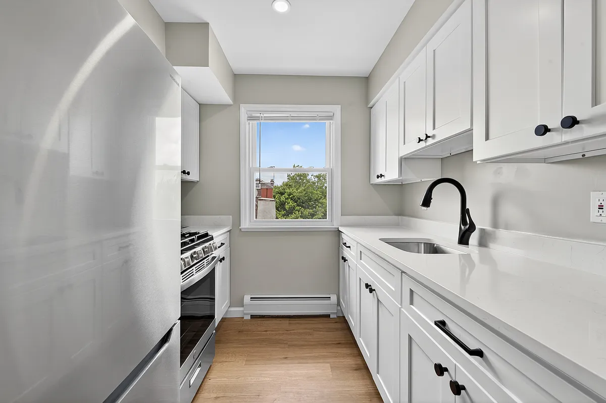 Building Photo - 52 Naples Ave #5