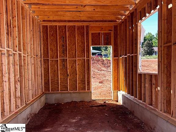 5th image of 108 Halowell Ln
