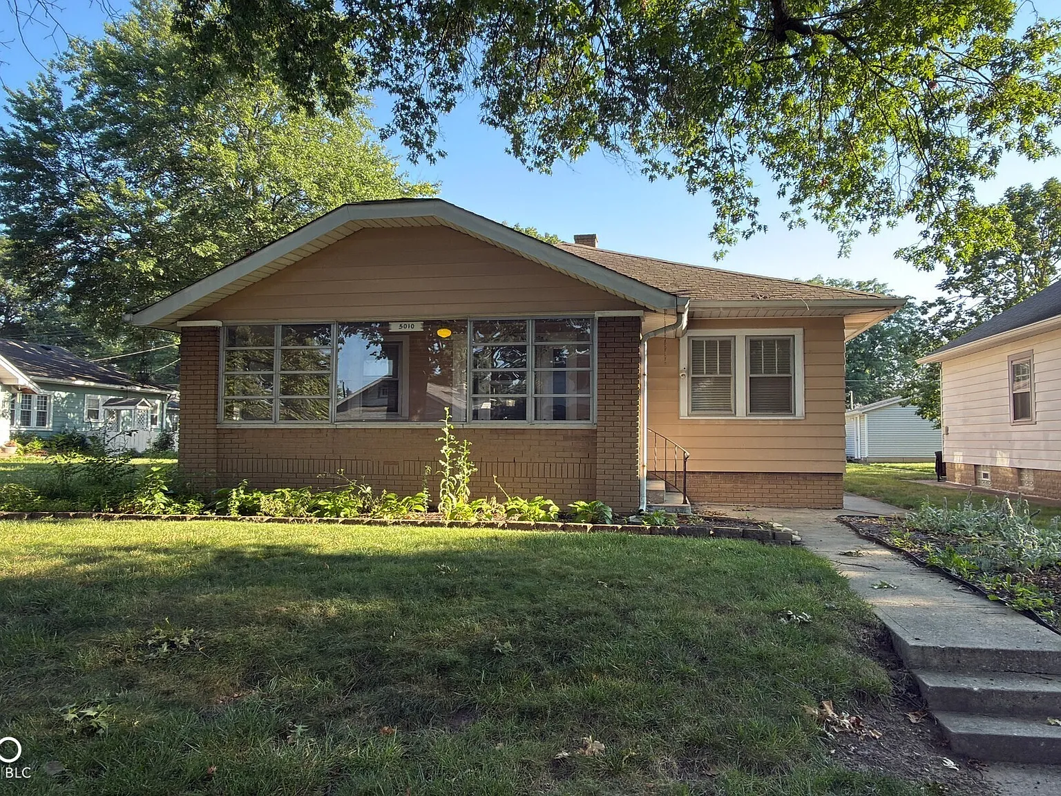3 bed, 1.0 bath, 1456 sqft, $1,795 — Photo 3