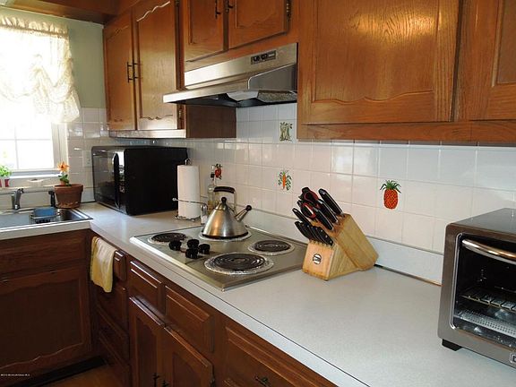 5th image of 984B Aberdeen Dr #100B