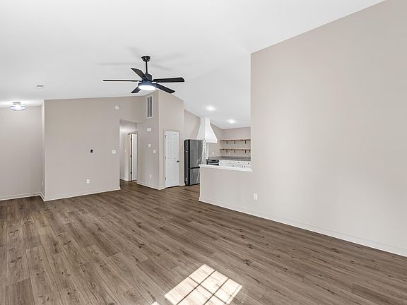 5th image of 270 Winding Ridge Way